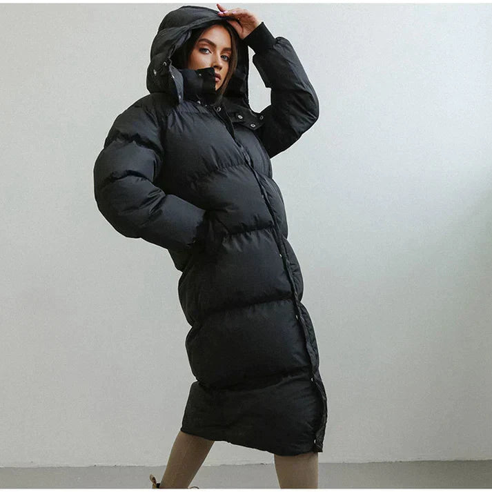 Abrigo Acolchado Largo con Capucha para Mujer – Protección Total para el Invierno
