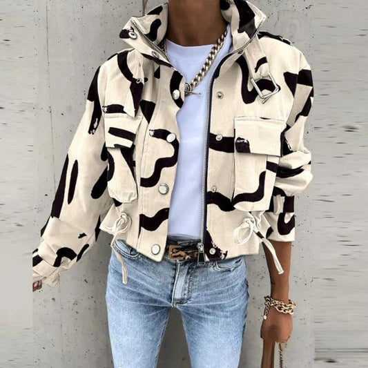 Cazadora bomber corta de verano para mujer con botones, bolsillos y cuello alto – estilo casual moderno
