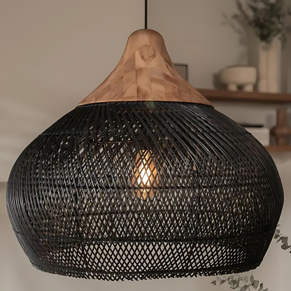 Lámpara colgante de ratán hecha a mano – Encanto natural con alma bohemia