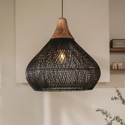 Lámpara colgante de ratán hecha a mano – Encanto natural con alma bohemia