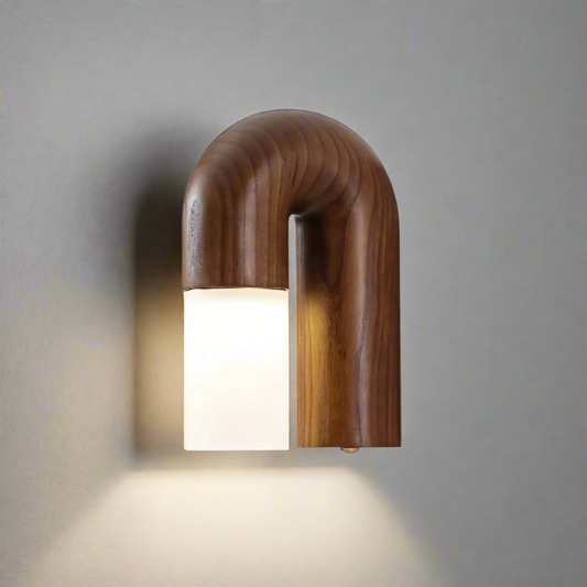 Drewniana Lampa Ścienna z Matowym Dyfuzorem Światła