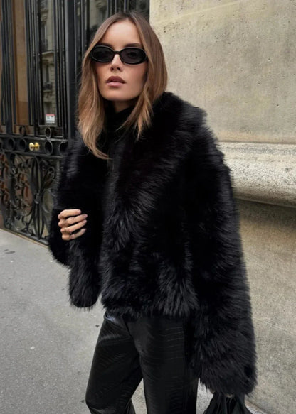 Chaqueta de Pelo Sintético con Cuello Polo – Negro