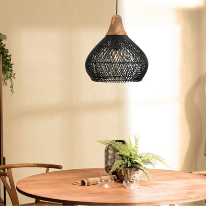 Lámpara colgante de ratán hecha a mano – Encanto natural con alma bohemia