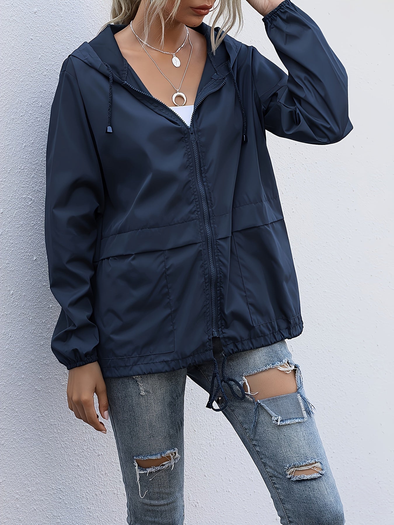 Chaqueta Corta Viento Larga Capucha