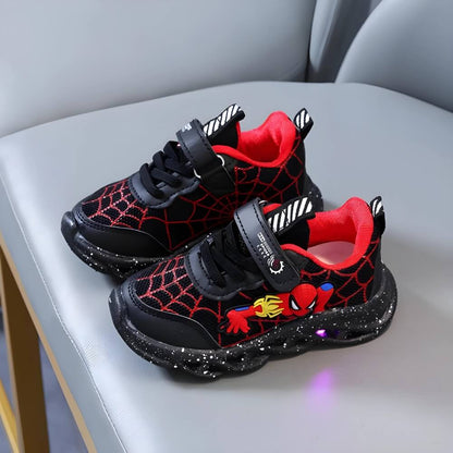 Zapatillas LED para niños – deportivas con luces y diseño de superhéroe